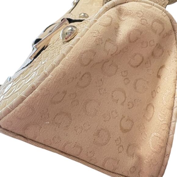 VTG Guess Y2K Cream Logo Faux Croc Patent Leather Shoulder Bag Studded EUC - Picture 11 of 13